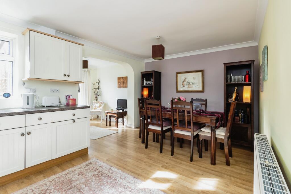 Kitchen Dining Space