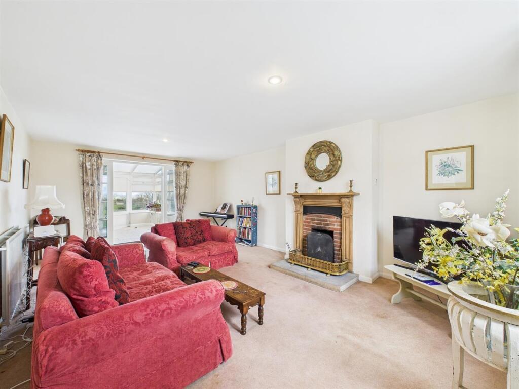Living Room.jpg