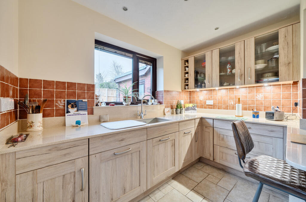 1388748-16-693aeb...