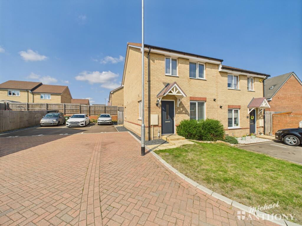 CAM02773G0-PR0341-STILL023