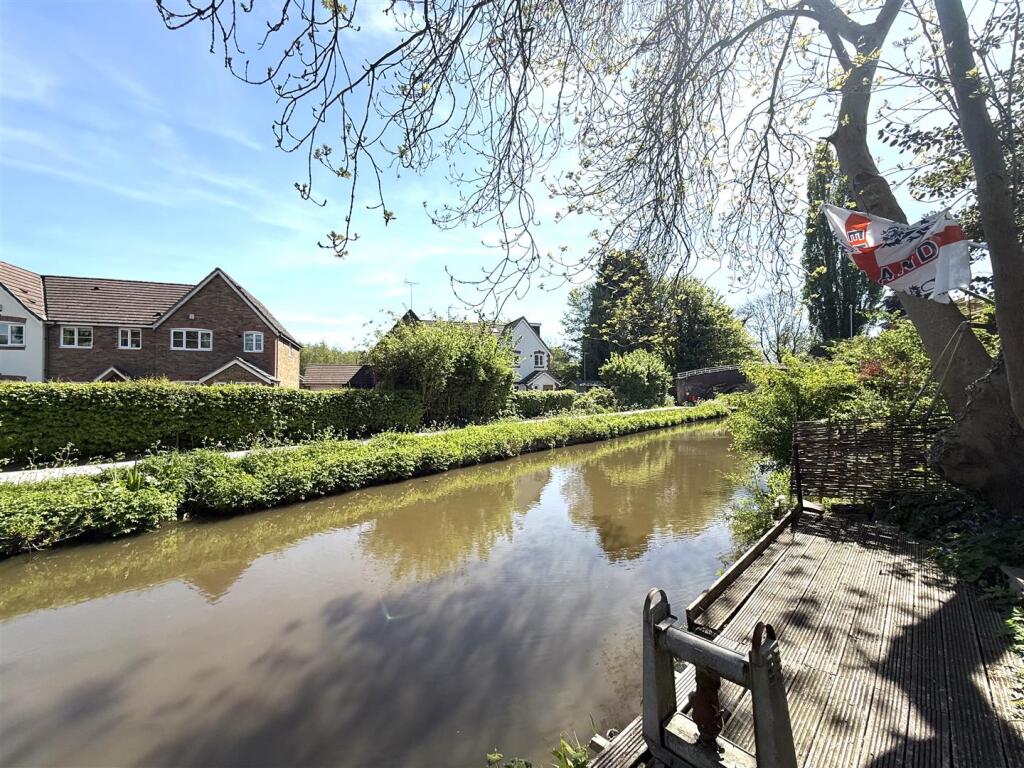 85 armitage rear.jpeg