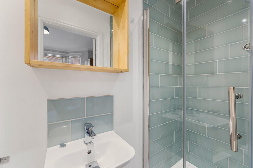 18 Gresford Avenu...