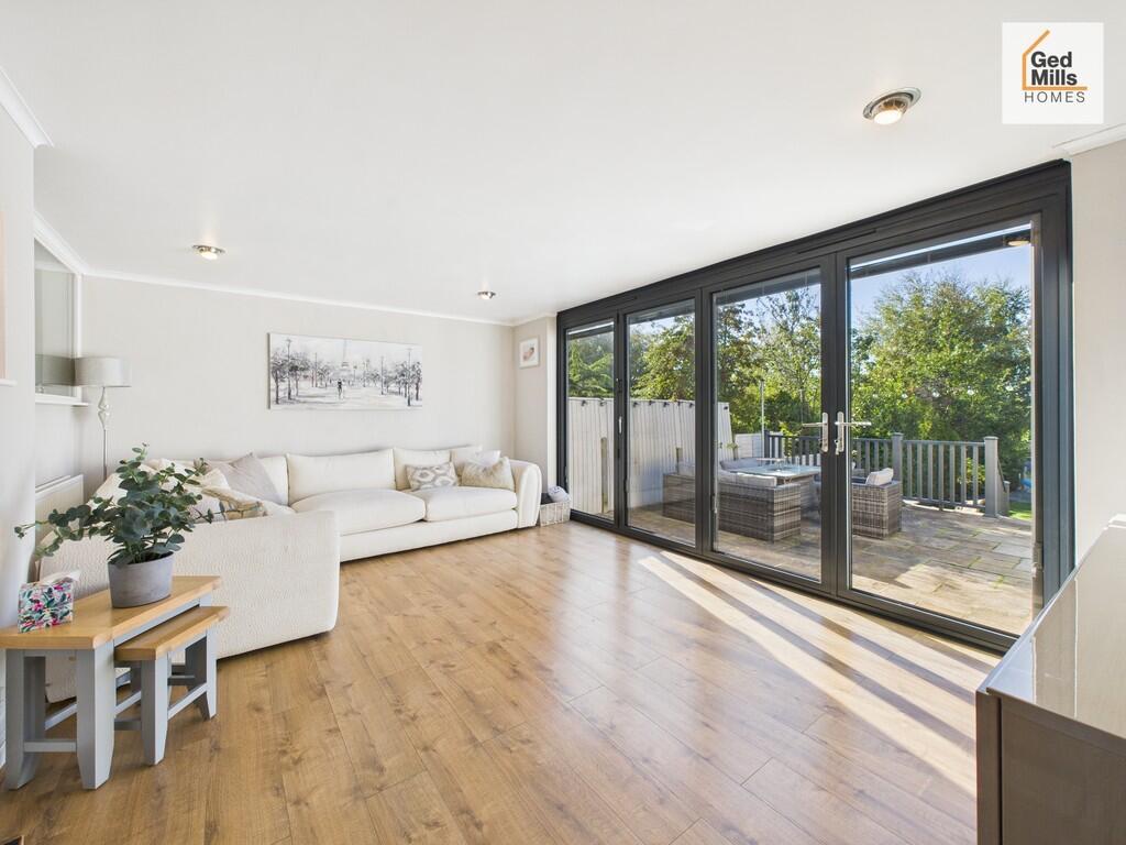 CAM04261G0-PR0095...