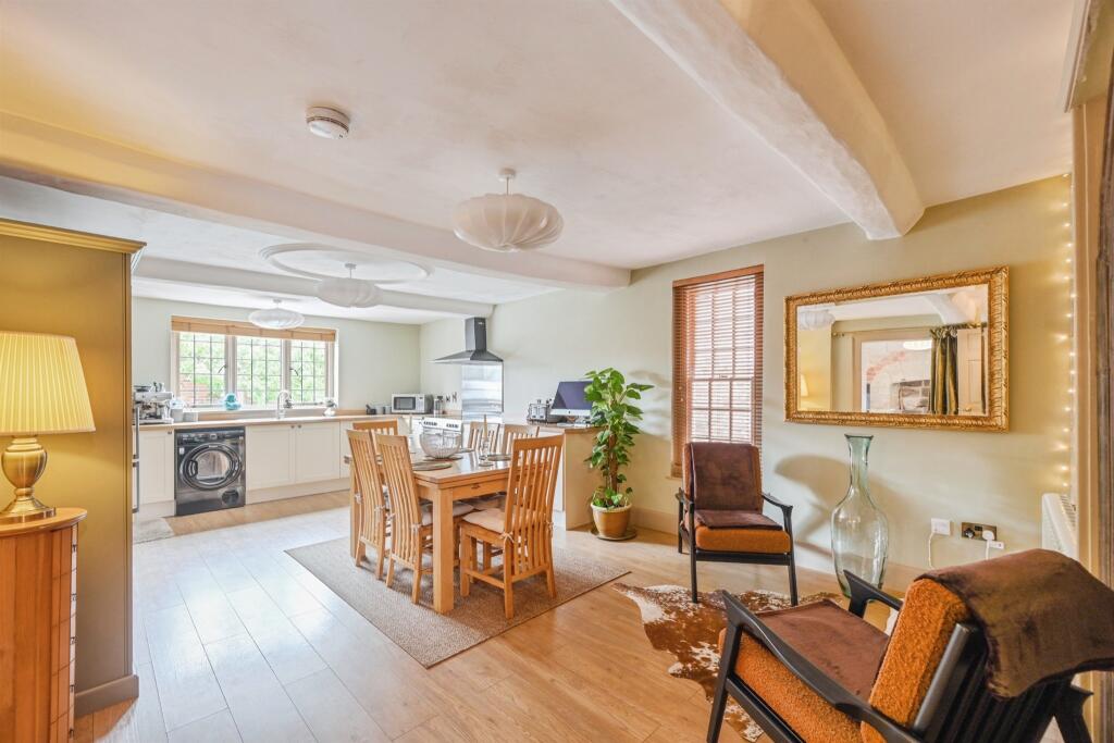 Kitchen Diner: