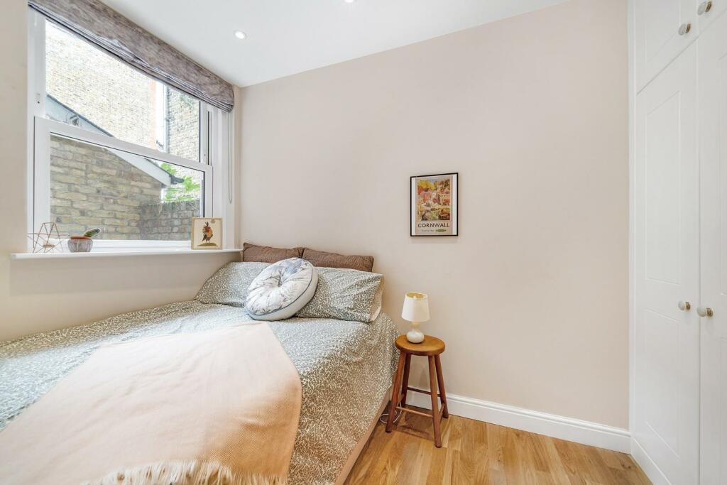 Bedroom 2.JPG