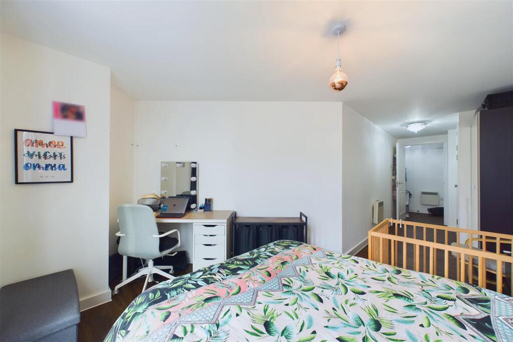 CAM01799G0-PR0127-STILL002.jpg