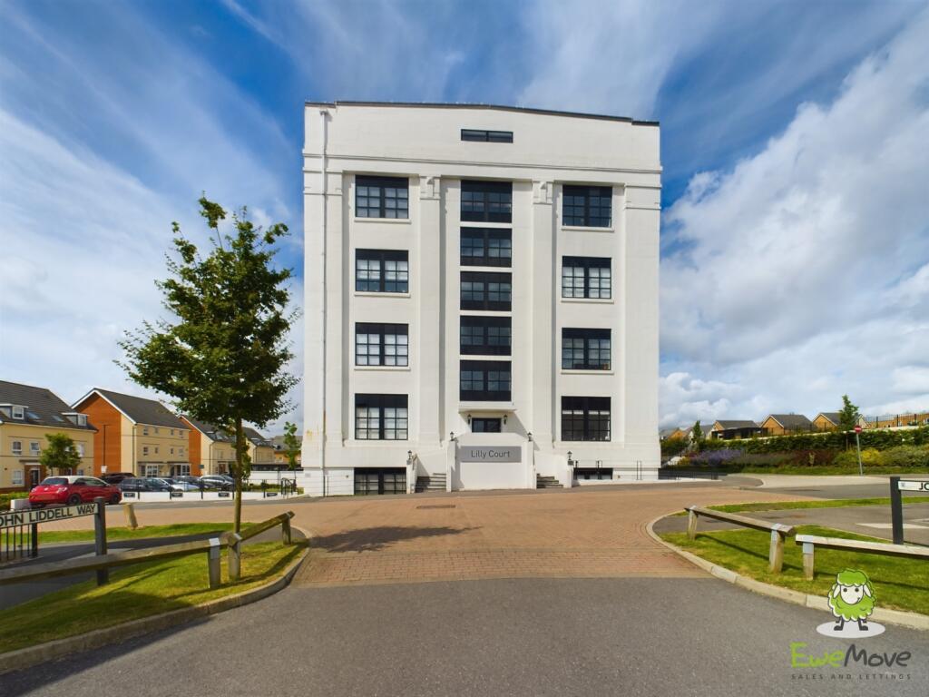 EweMove Basingstoke Estate Agents - Lilly Court - 