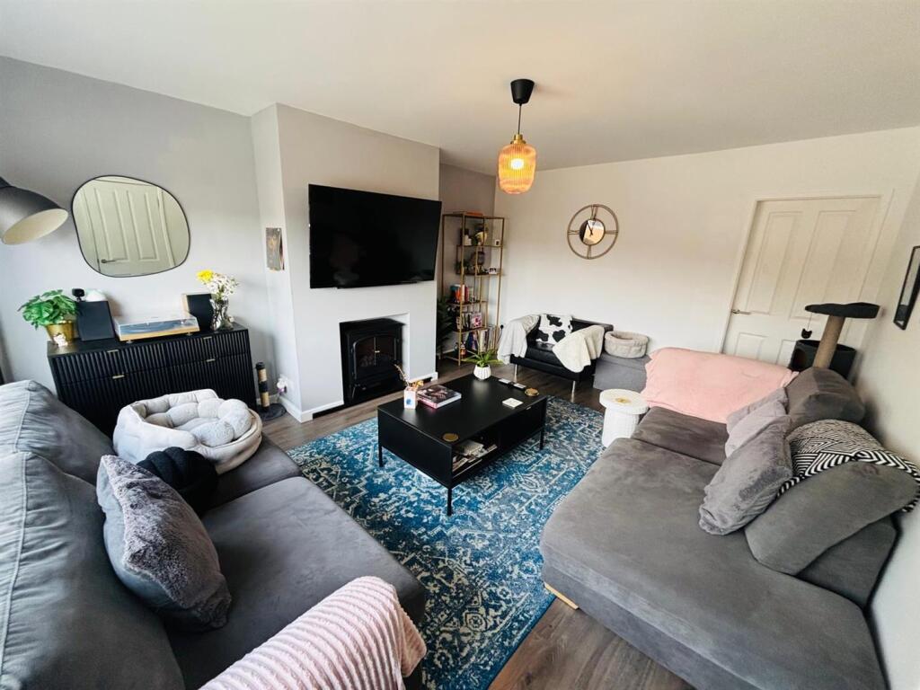 Living Room: