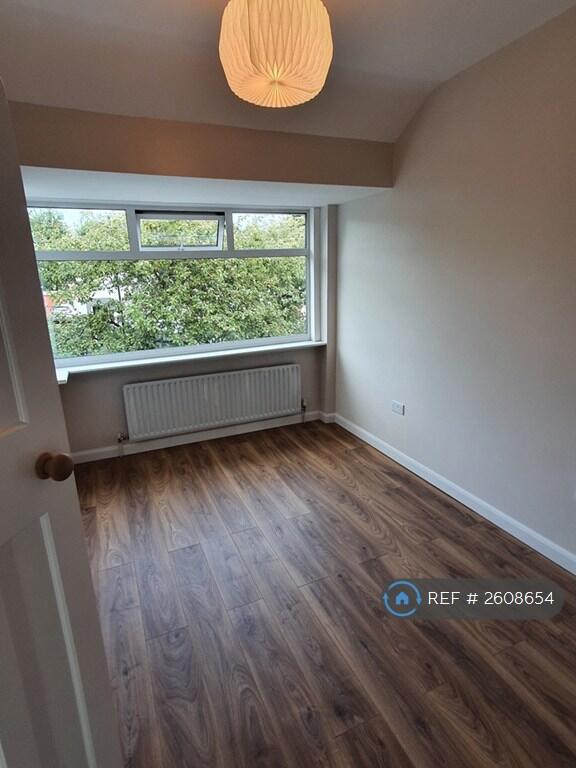 Master Bedroom (1)