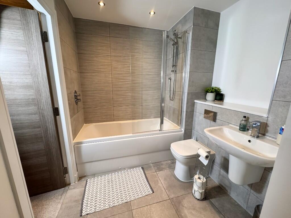 Bathroom Alt angle