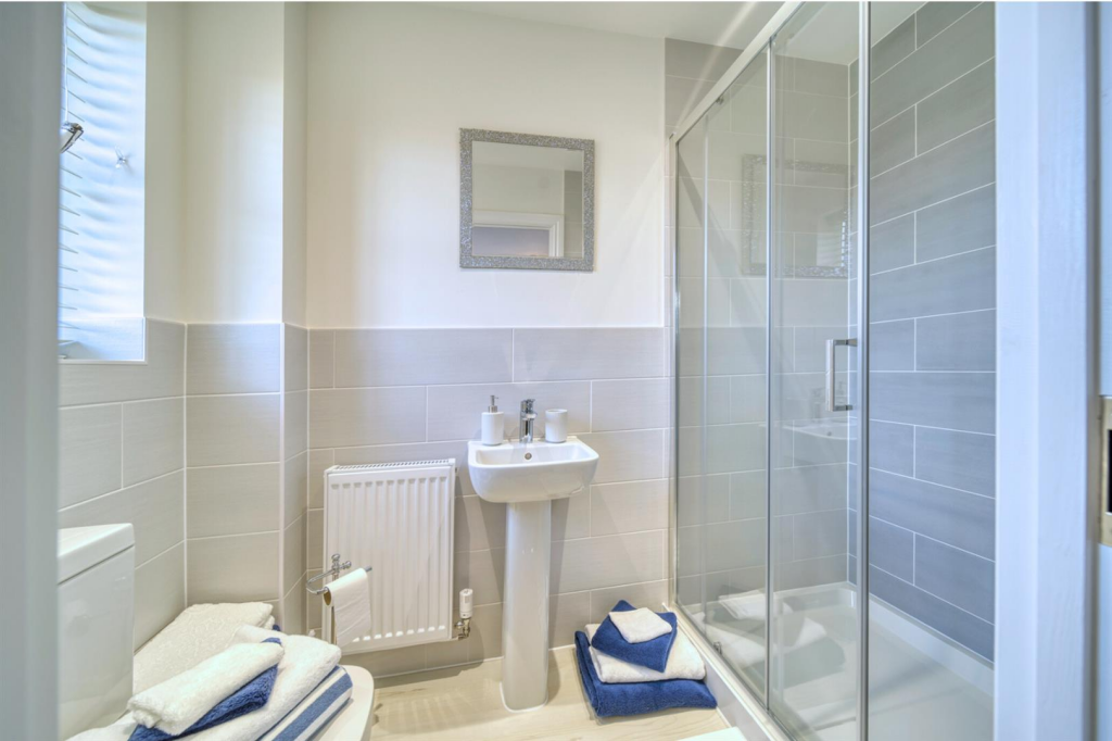 Plot 3 - En Suite.png