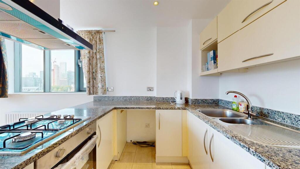 tow bed to let- Barrain London