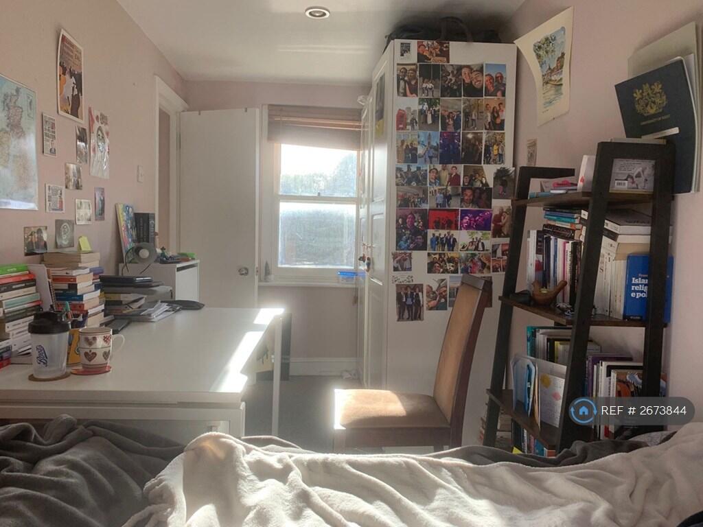 2nd Double Bedroom, Dbl Bed, Large Wardroom, Desk