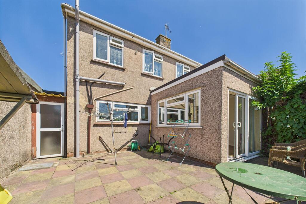 44 Hillcrest Road, Nailsea, North Somerset BS48 2J