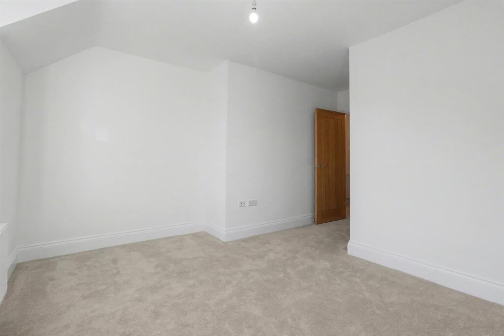 Stunning Corner Plot with Reaching Field Views