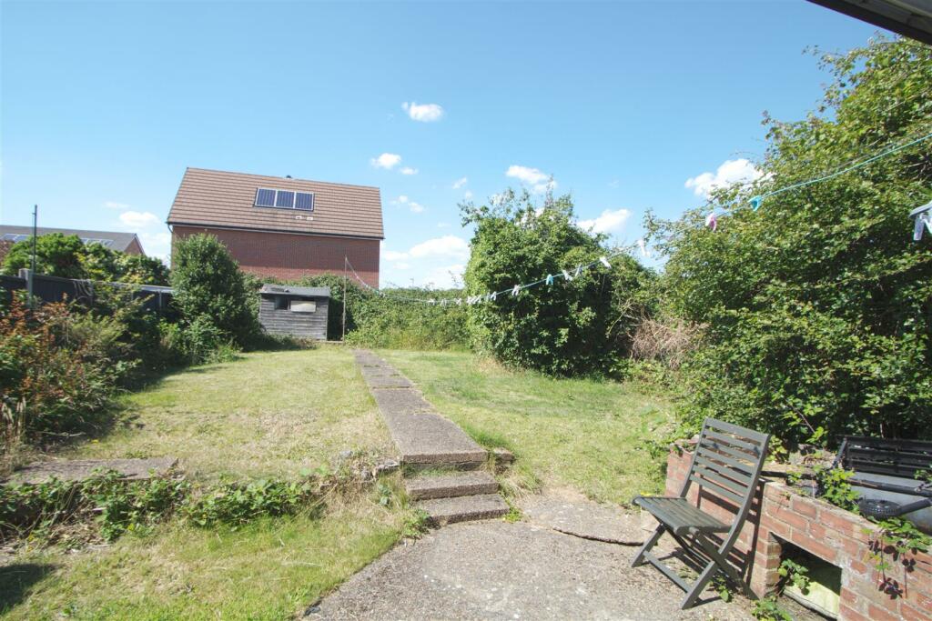 REAR GARDEN.jpg
