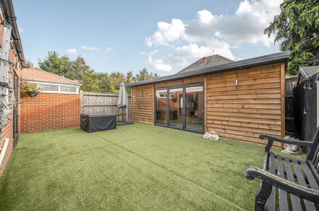 1361206-32-68daaa...