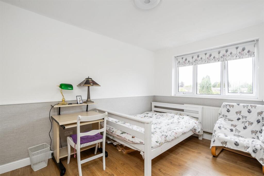 2 Oakland Close_11.jpg