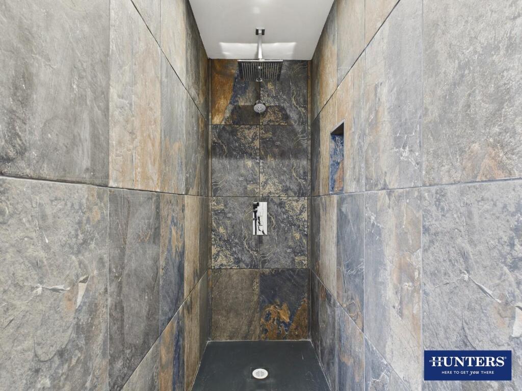 Master En-Suite