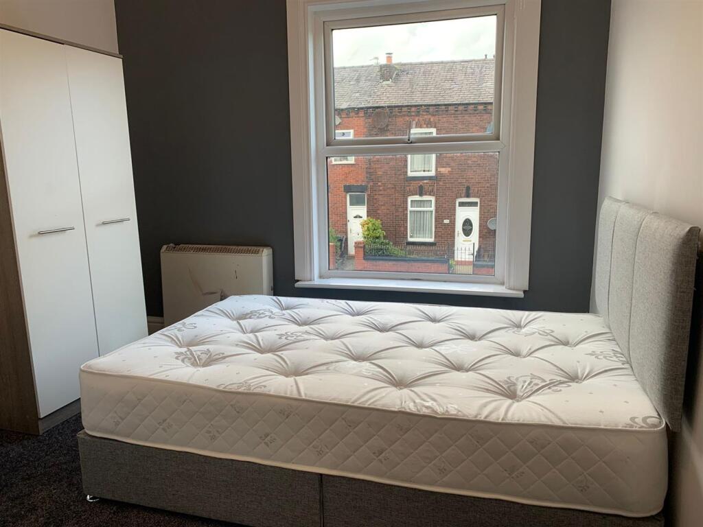 WhatsApp Image 2024-09-25 at 10.03.23_122d5534.jpg