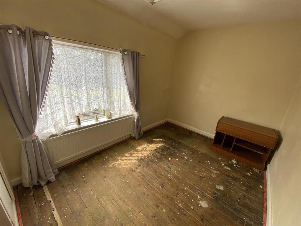 Bedroom no.2 rear double: