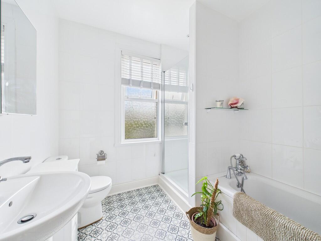 CAM02089G0-PR0561...