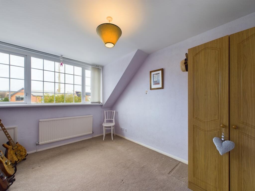 CAM02386G0-PR0089-STILL019