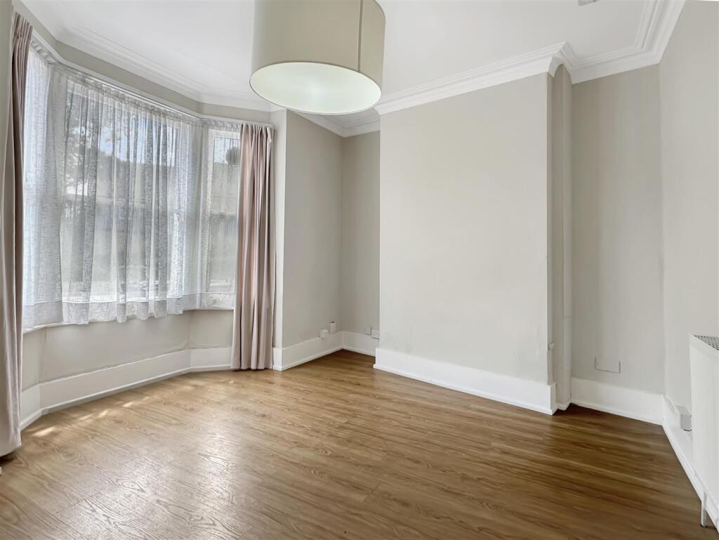 Living Room (2)