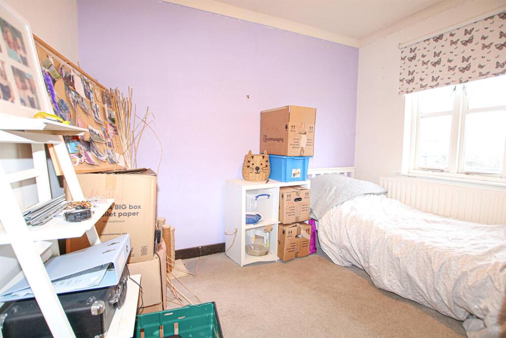 IMG_8263 bed.jpg