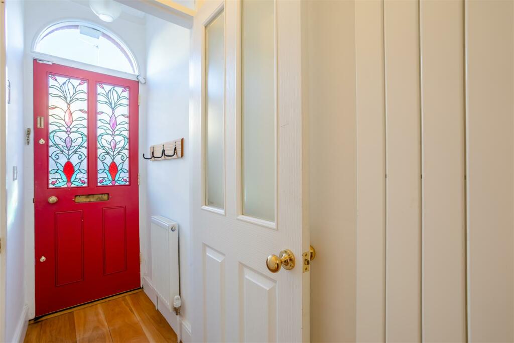 Hall + stairs 1 MR42.jpg