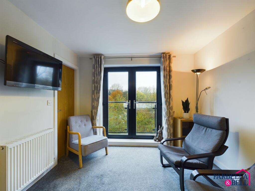 Bedroom 1 / Living Room