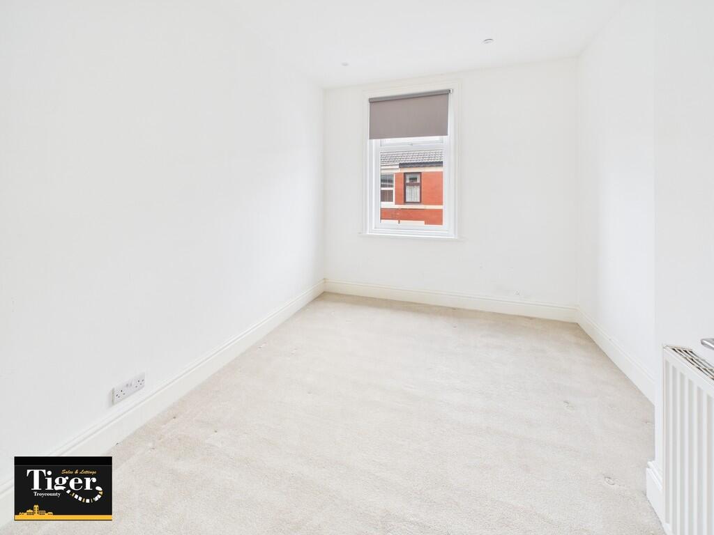 CAM02176G0-PR0700...