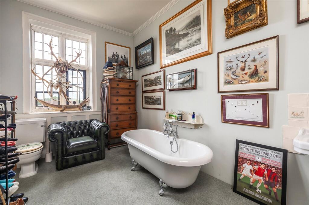En Suite Bathroom