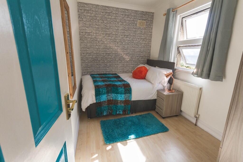 Teal Room £700pcm
