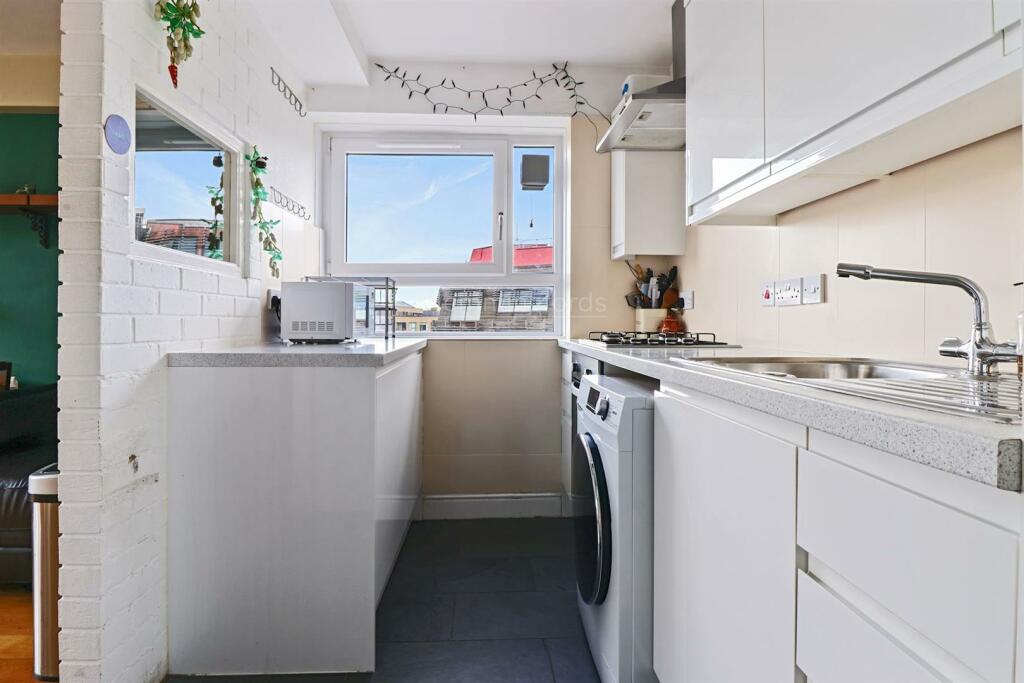 14-79b379955 Am HMF 42 Laburnum Court, Laburnum St