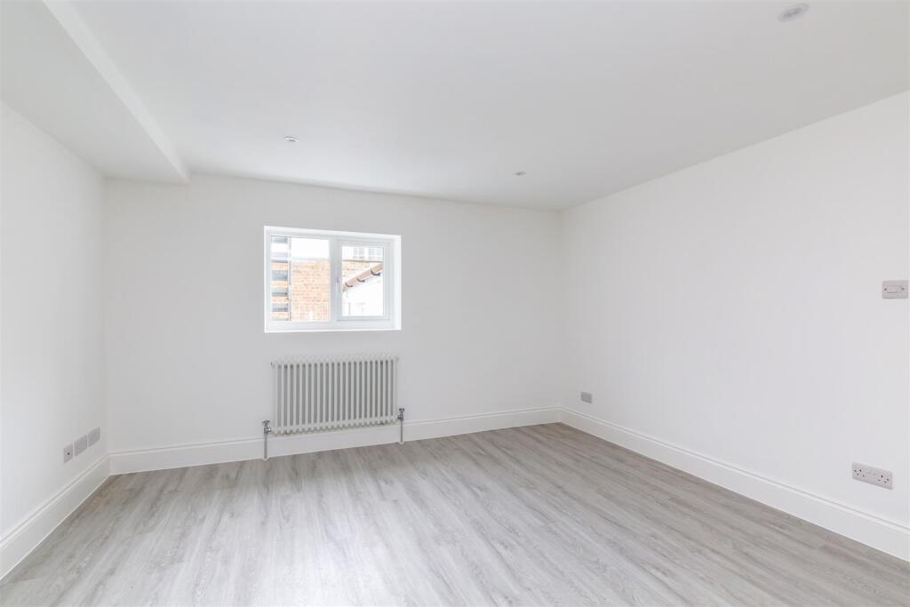 St. George's House, Flat 4-6.JPG