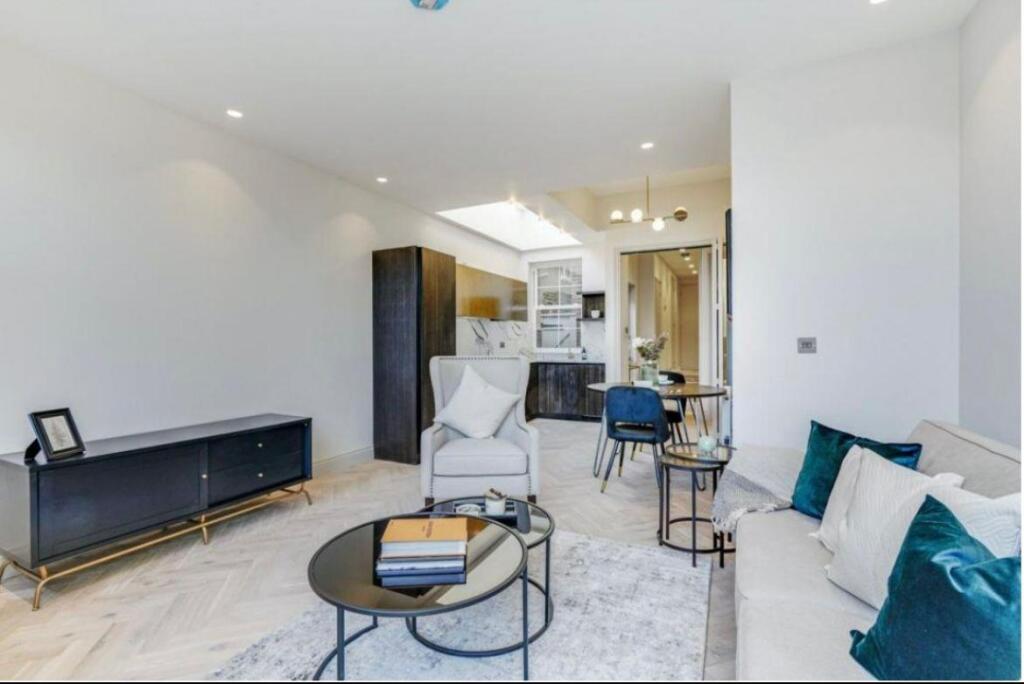 PHOTO-2022-11-02-16-18-29 6.jpg