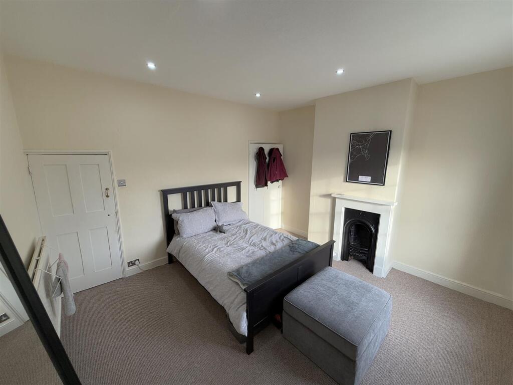 Bedroom 1A.jpeg