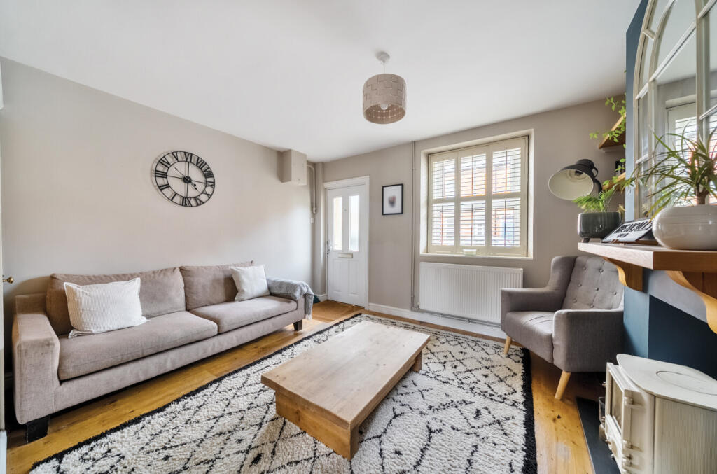 1299025-20-683846...