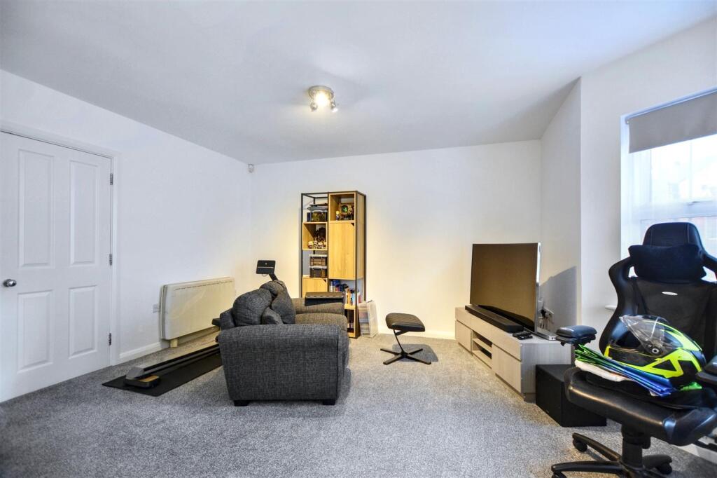 Living Kitchen_2.jpeg