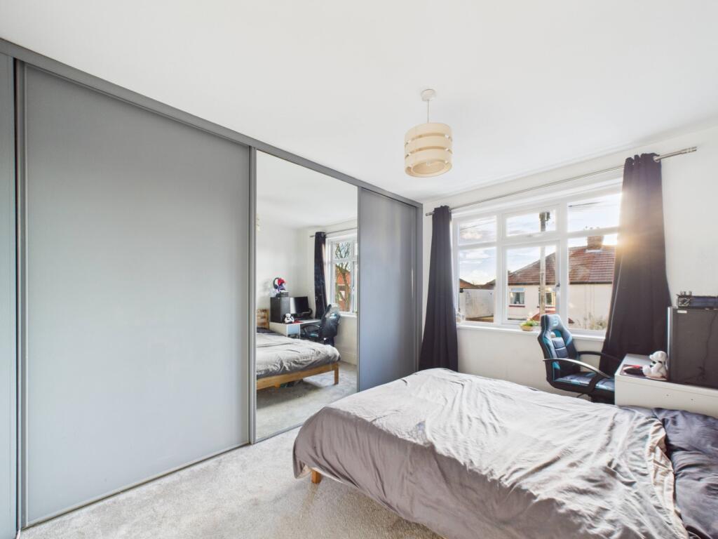 CAM02195G0-PR0093-STILL038