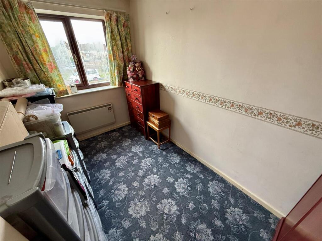 BR202 Bed2.jpg