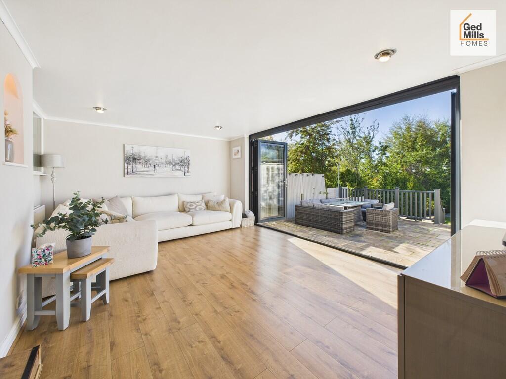 CAM04261G0-PR0095...