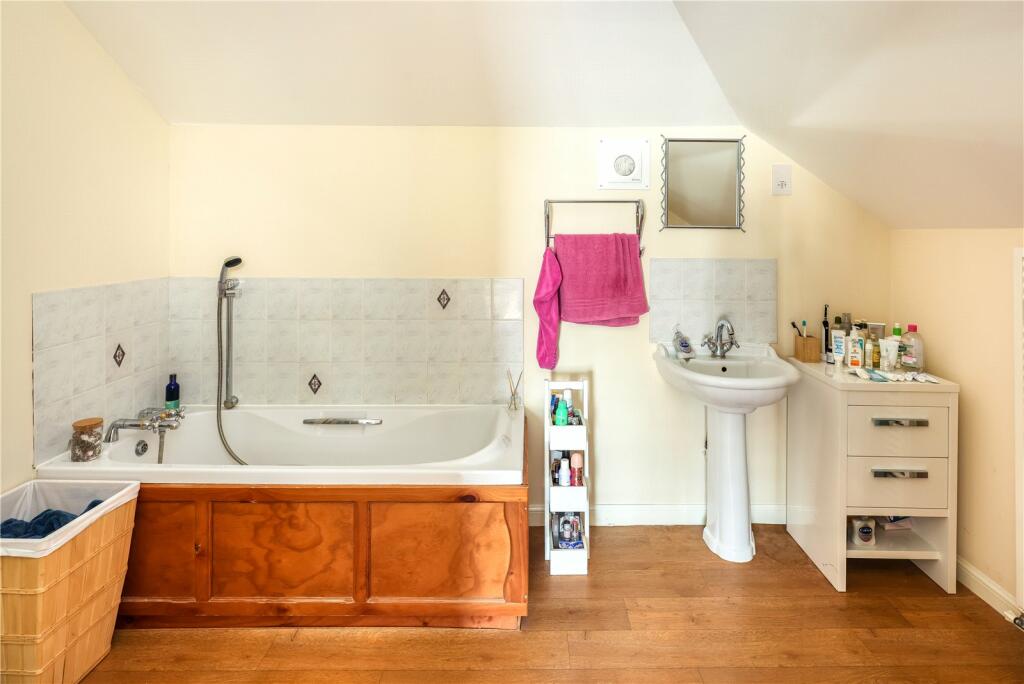 Ensuite