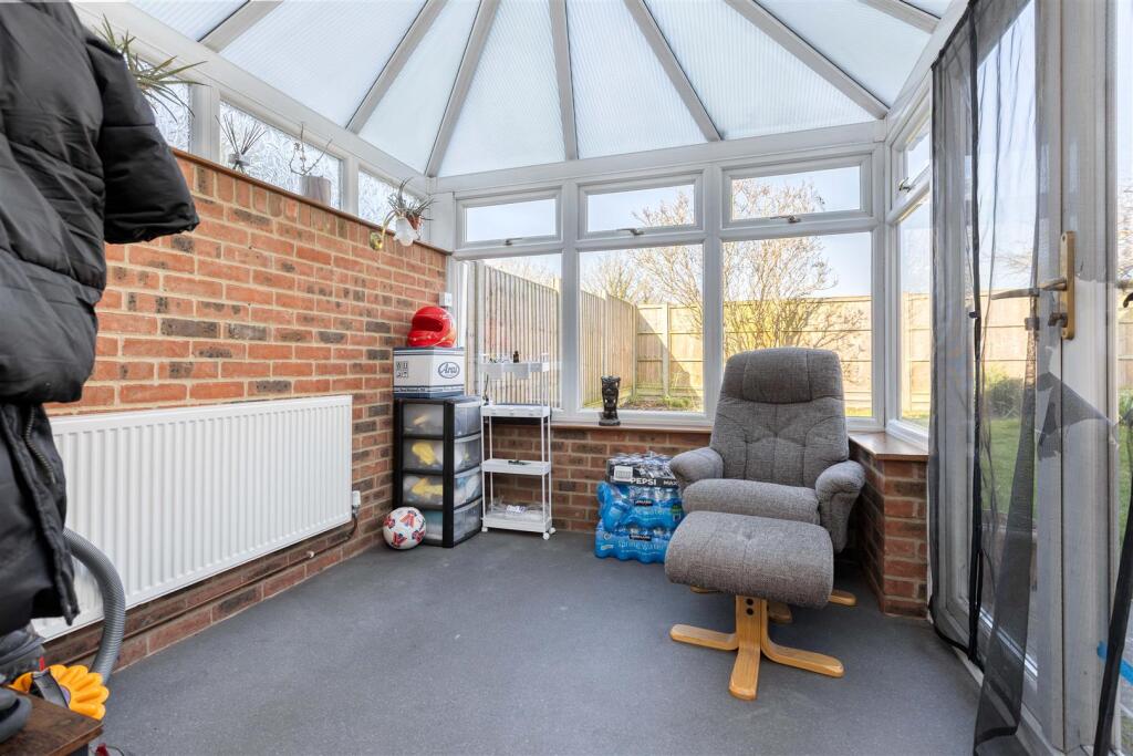 14 Mill Close-6.jpg