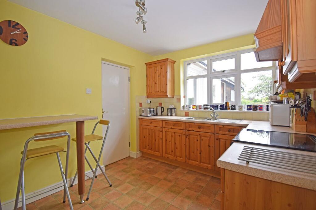 198A Old Birmingham Road, kitchen a.jpg
