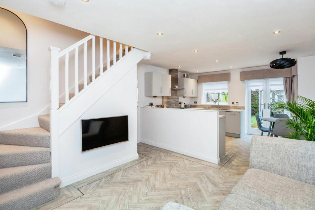 Lounge / Kitchen