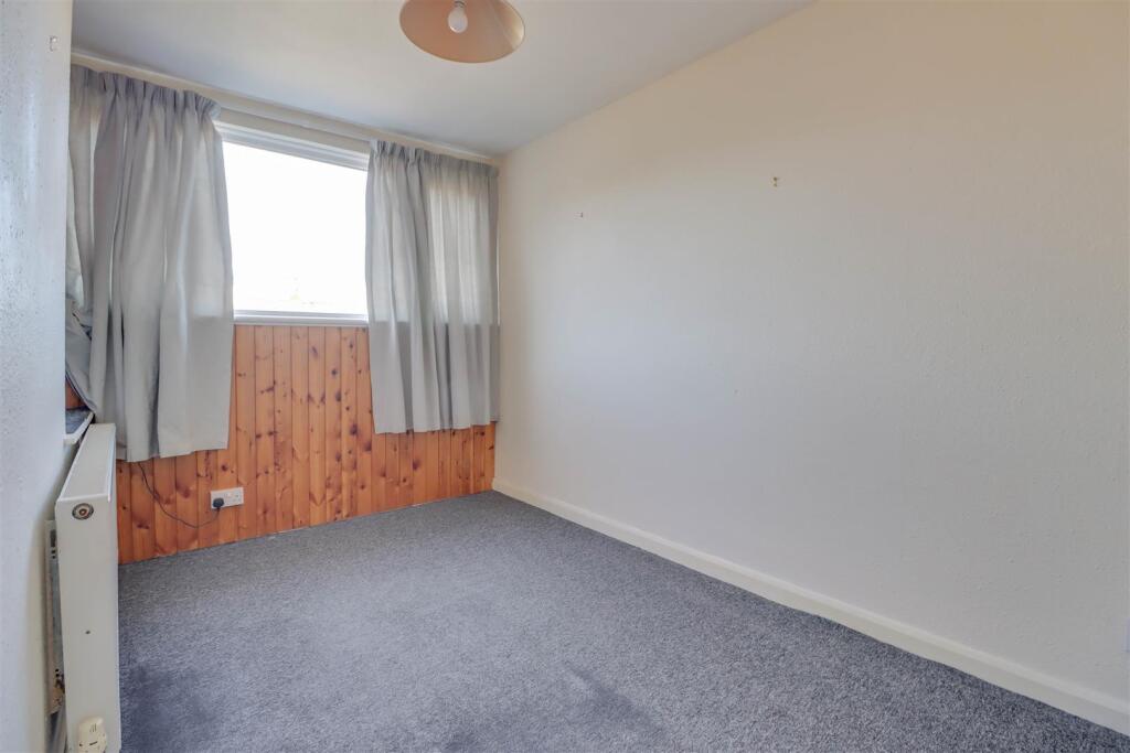 18 HIGHCLIFFE WAY 2025-14.jpg