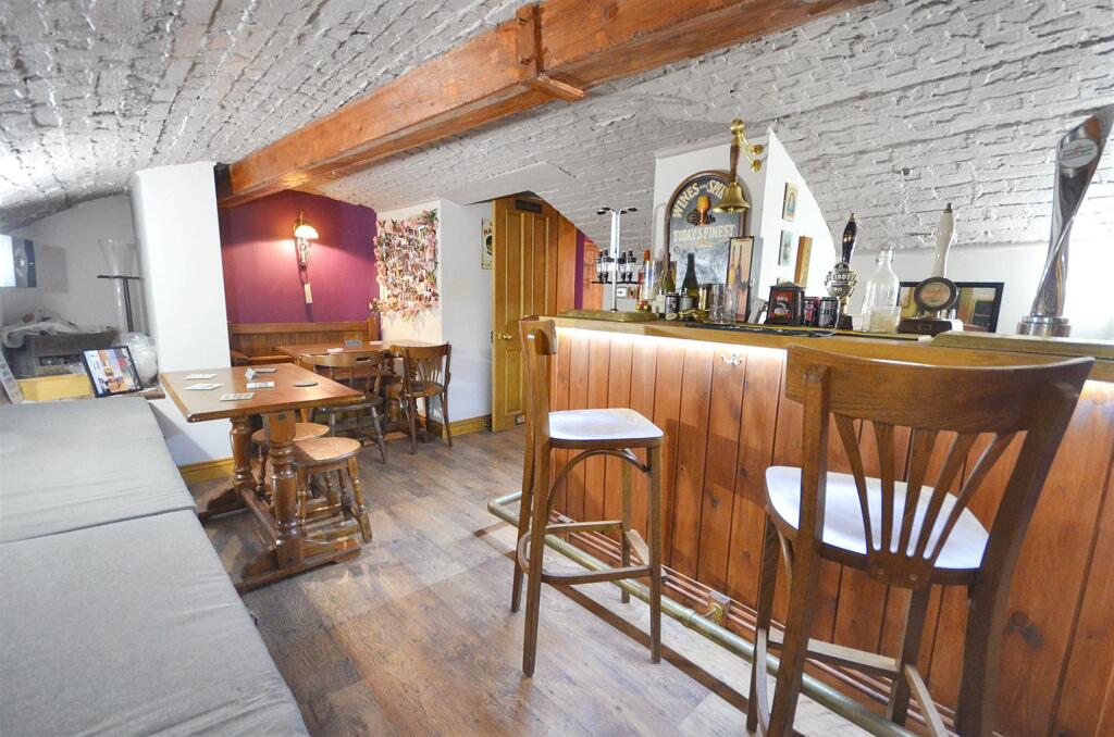 Cinema Room &amp; The Local