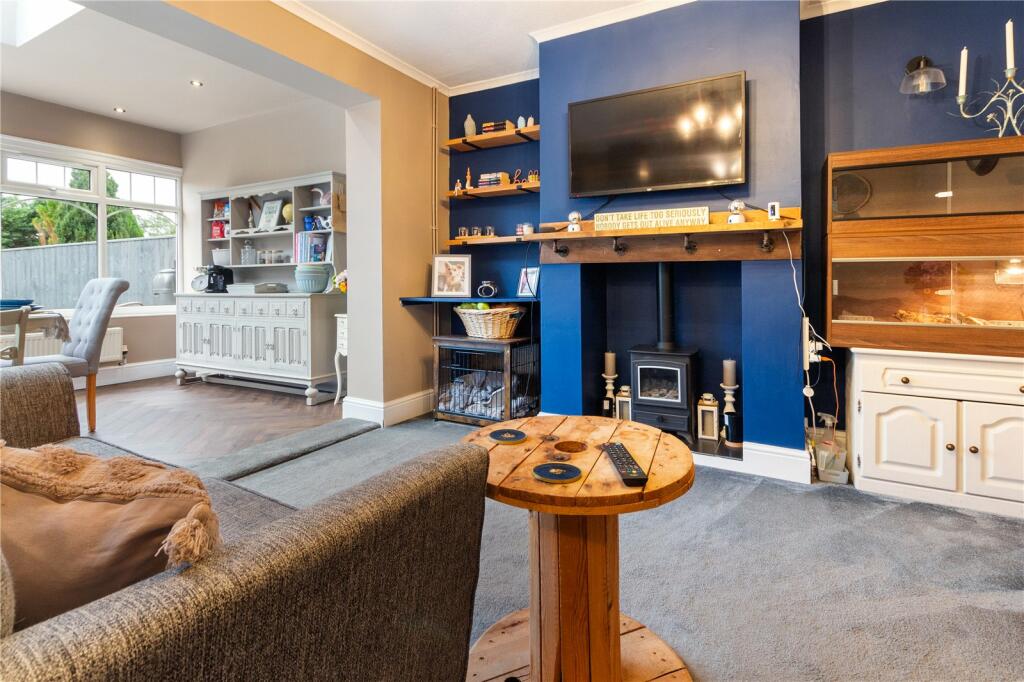 Kitchen/Dining Area